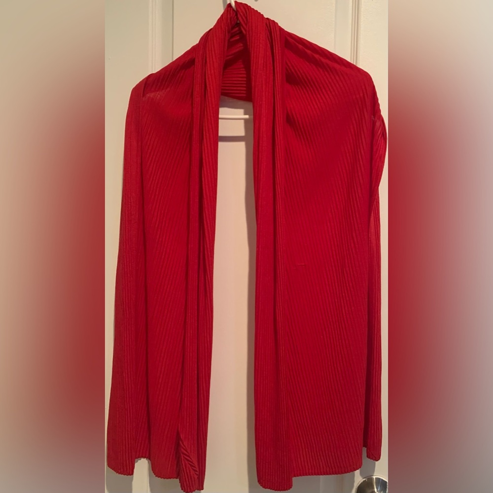 Red pleated shawl